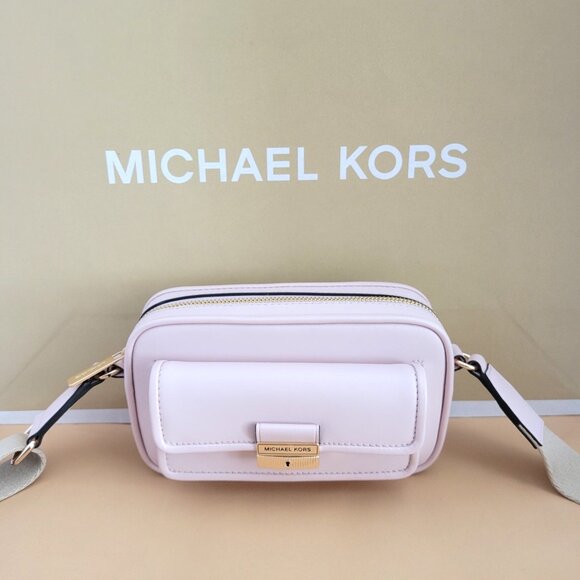 Michael Kors Bradshaw XS Pocket Camera Crossbody Powder Blush Leather Handbag - Picture 1 of 7